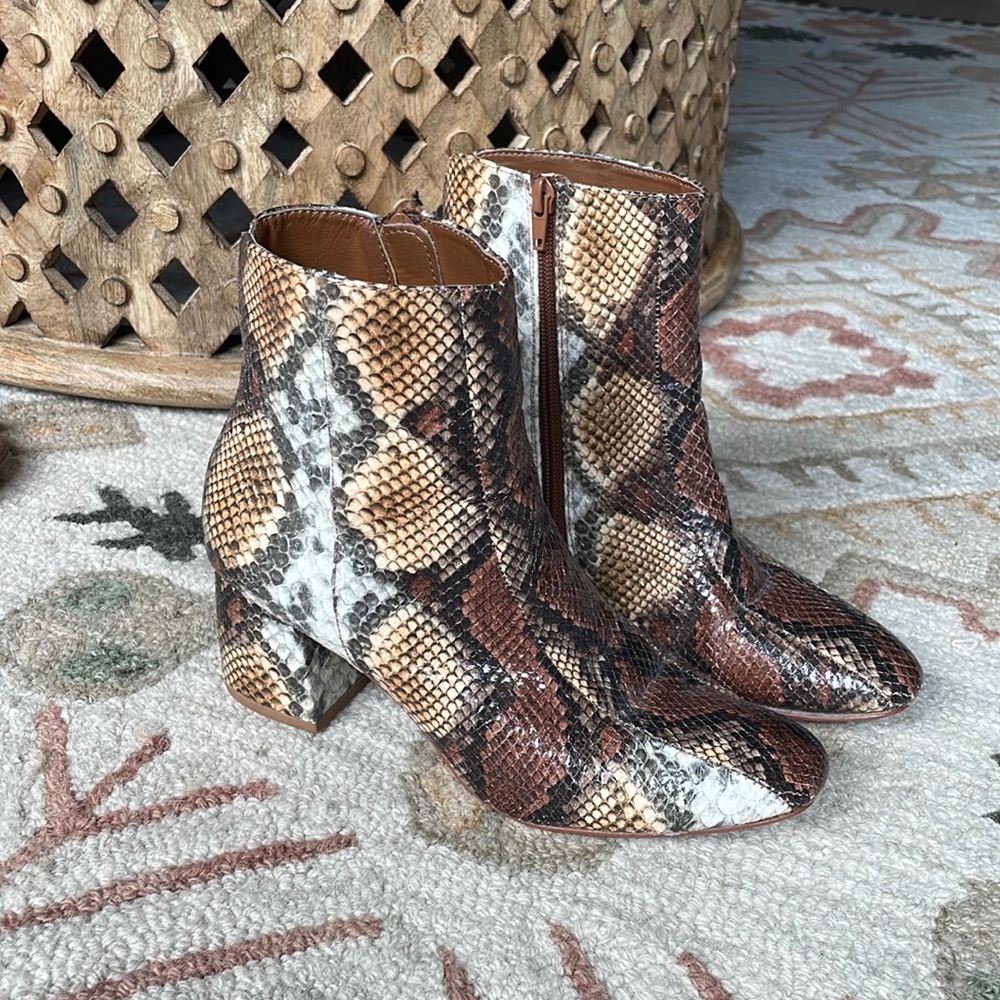 Chinese laundry booties
